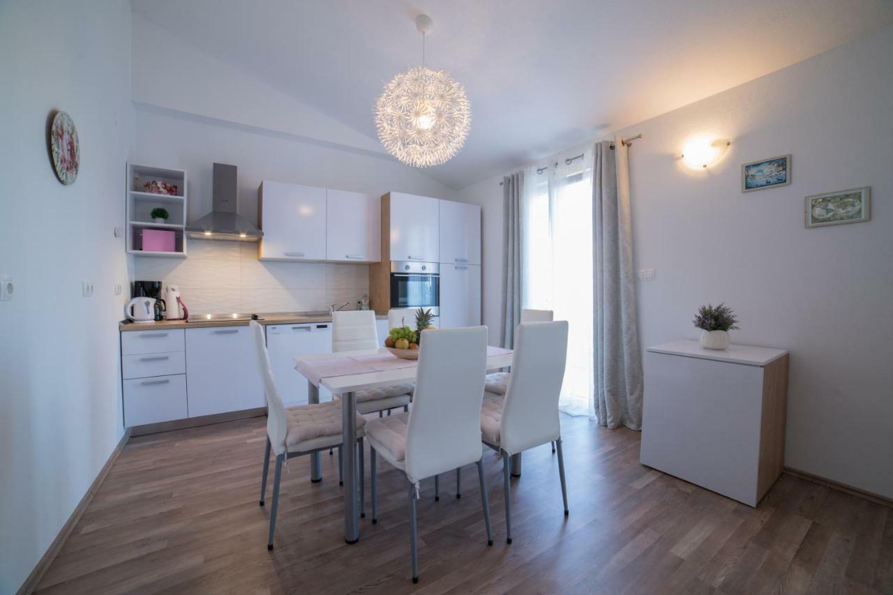 Apartment Mardi Kaštela Eksteriør bilde